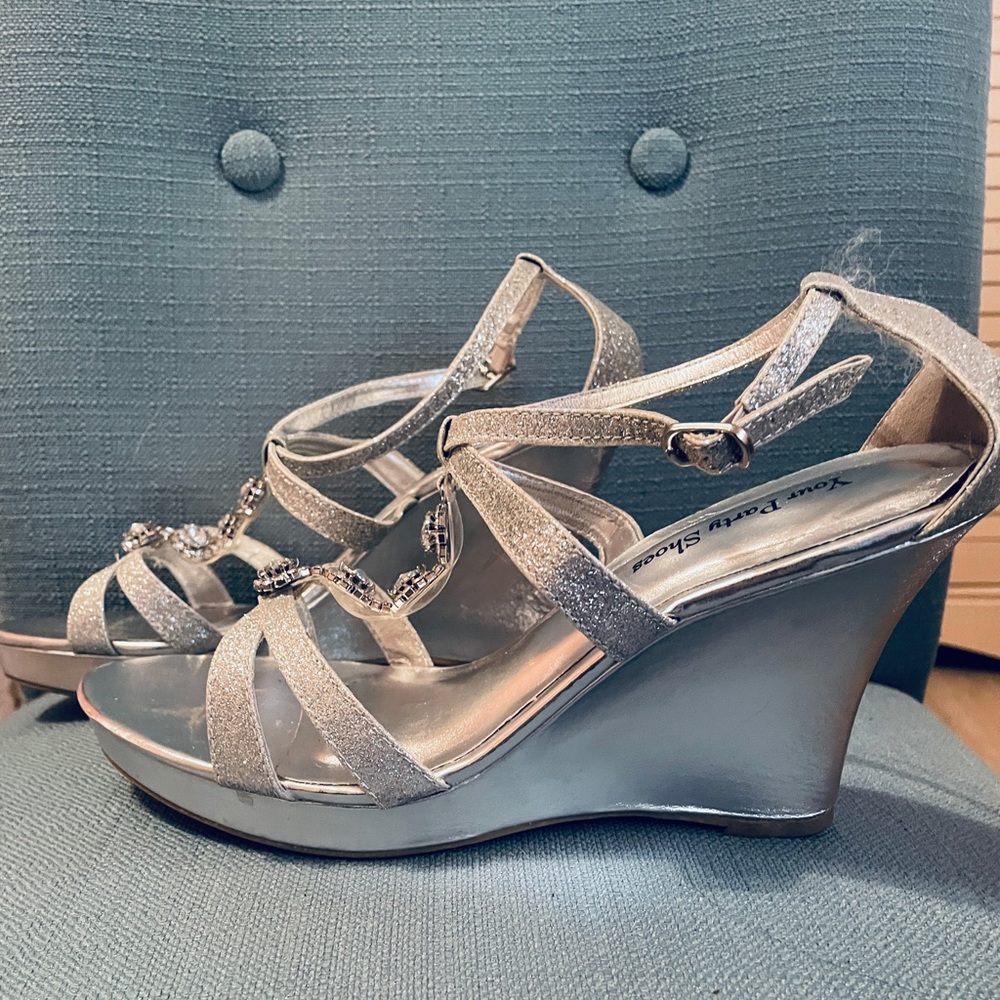 Sandals - Picture 2 of 9